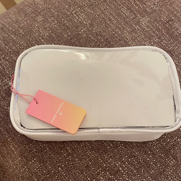 Stoney Clover Pouch - Picture 5 of 7